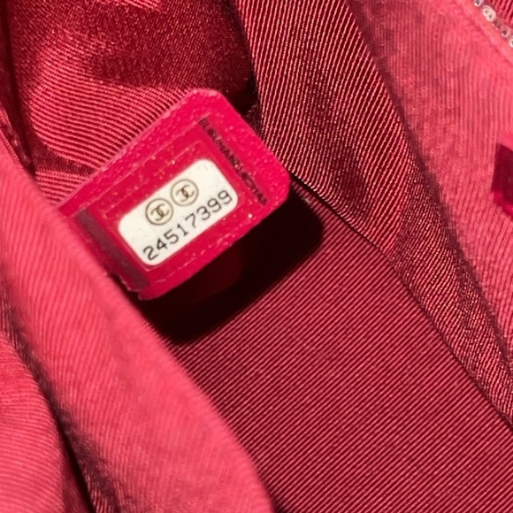 Preloved Chanel Gabrielle felt/leather great condition comes with card n sticker - Picture 8 of 15